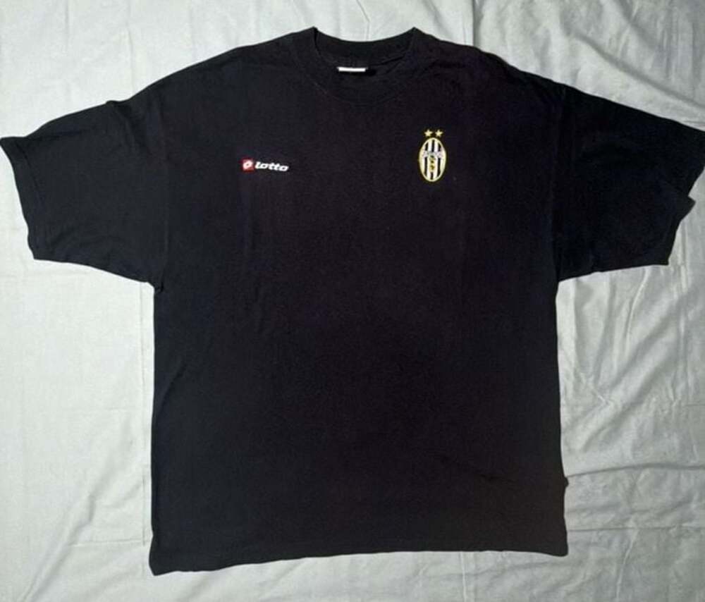 Vintage 90s Lotto Juventus FC Coppa Graphic T-Shirt Black